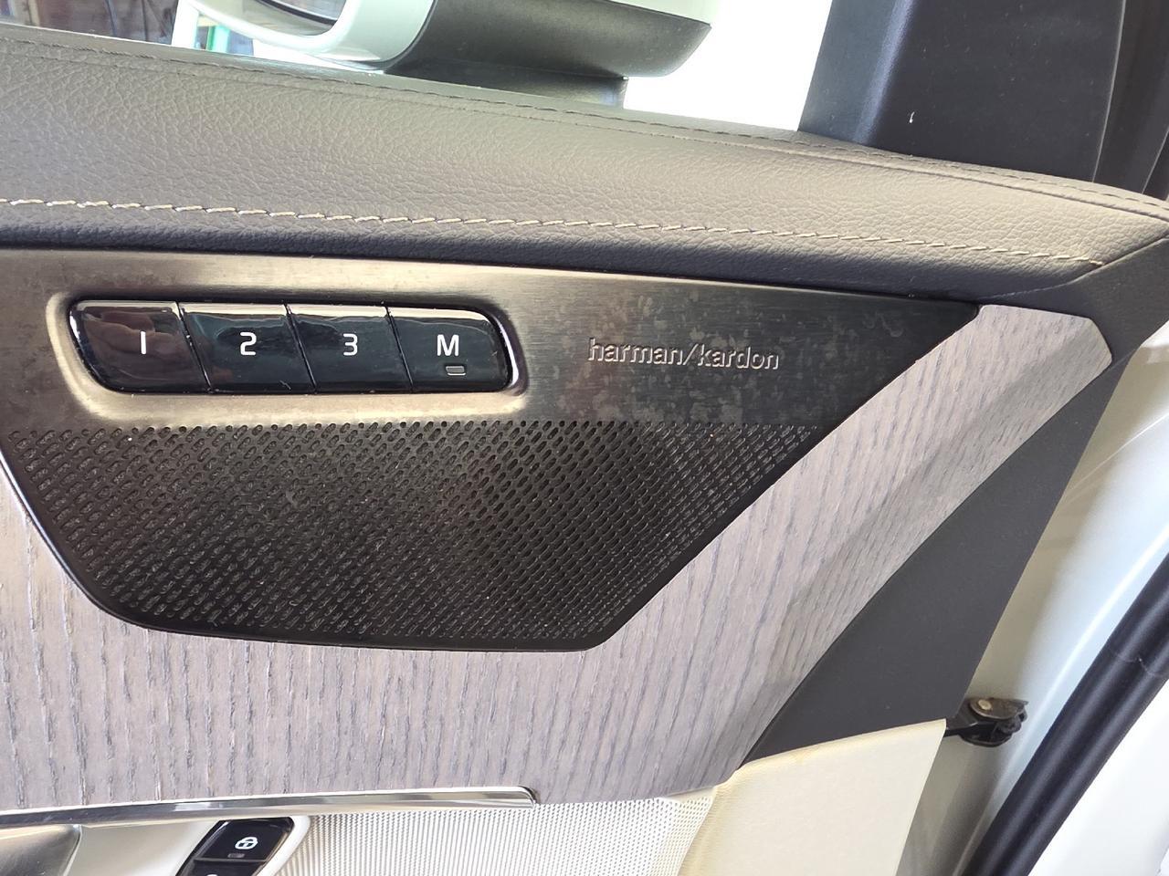 2022 Volvo XC90 Inscription Sand Lake NY