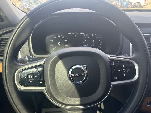2022 Volvo XC90 Momentum Springfield IL