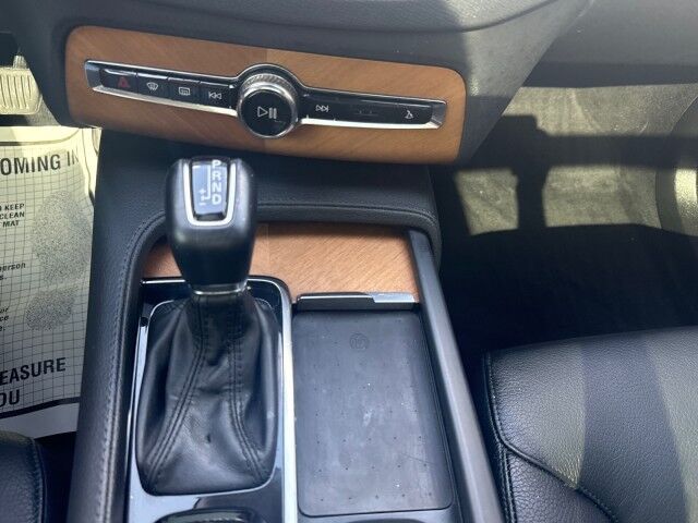 2022 Volvo XC90 Momentum Springfield IL