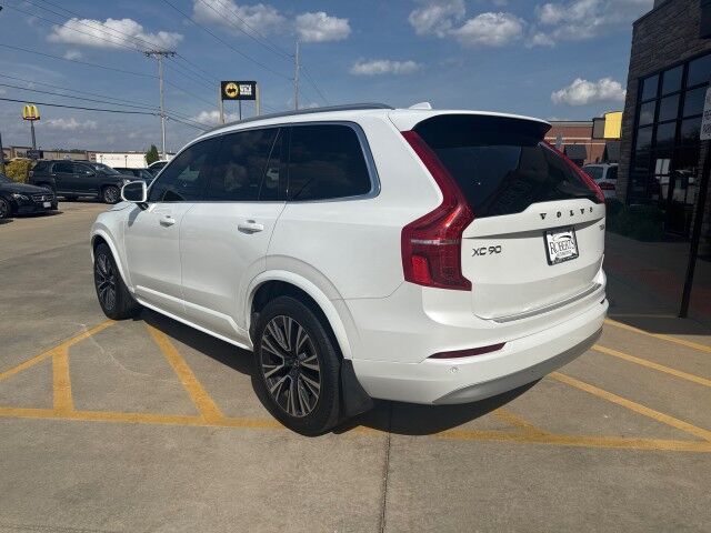 2022 Volvo XC90 Momentum