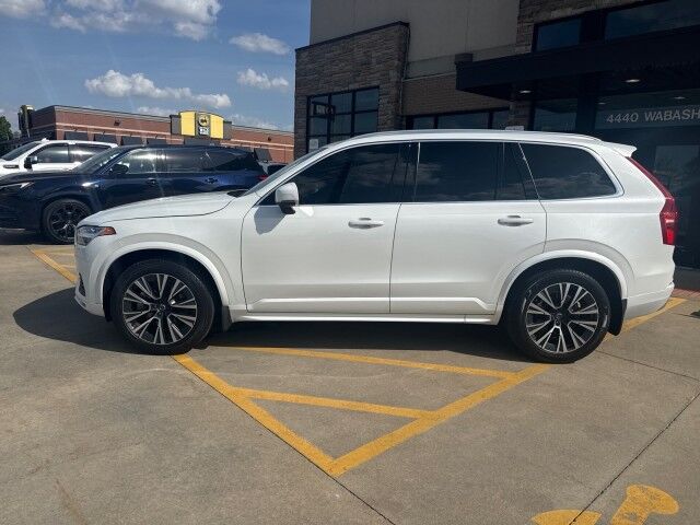 2022 Volvo XC90 Momentum