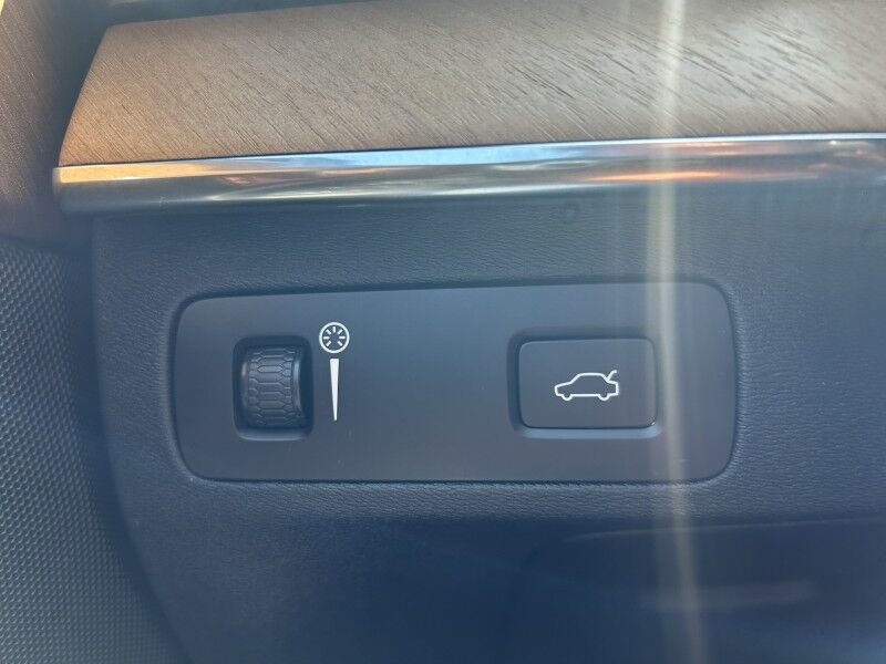 2022 Volvo XC90 Momentum Webster MA