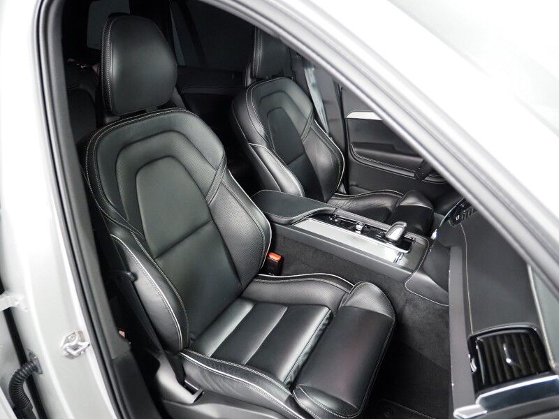 2022 Volvo XC90 Recharge Plug-In Hybrid AWD R-Design *HEADS-UP DISPLAY, NAVIGATION, ADAPTIVE CRUISE, SAFETY ALERTS, 360 CAMERAS, PANO MOONROOF, NAPPA LEATHER, HEATED SEATS/STEERING, 22 INCH WHEELS, BOWERS & WILKINS