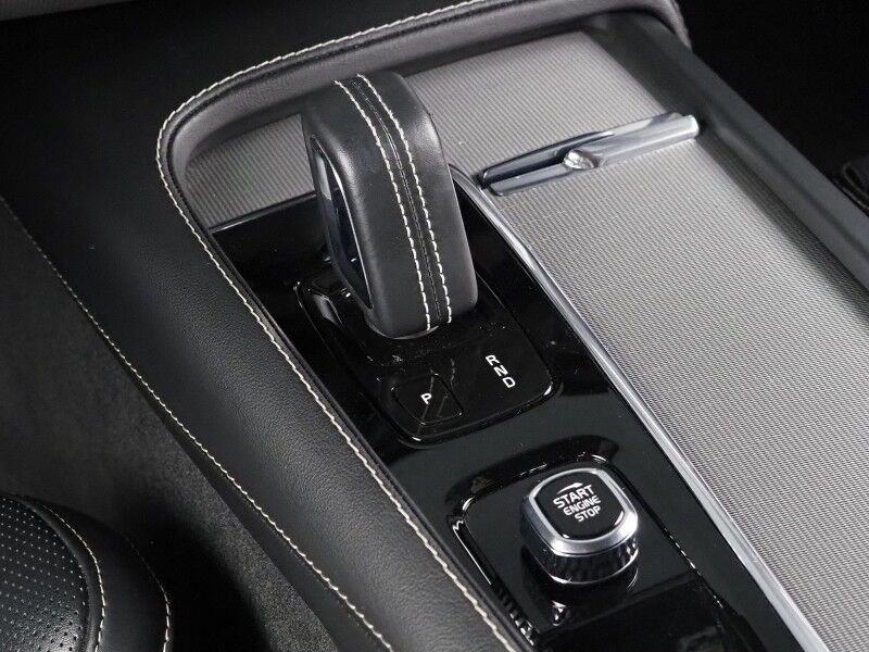 2022 Volvo XC90 Recharge Plug-In Hybrid AWD R-Design *HEADS-UP DISPLAY, NAVIGATION, ADAPTIVE CRUISE, SAFETY ALERTS, 360 CAMERAS, PANO MOONROOF, NAPPA LEATHER, HEATED SEATS/STEERING, 22 INCH WHEELS, BOWERS & WILKINS Round Rock TX