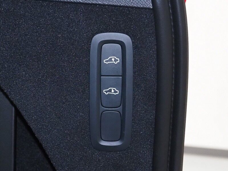 2022 Volvo XC90 Recharge Plug-In Hybrid AWD R-Design *HEADS-UP DISPLAY, NAVIGATION, ADAPTIVE CRUISE, SAFETY ALERTS, 360 CAMERAS, PANO MOONROOF, NAPPA LEATHER, HEATED SEATS/STEERING, 22 INCH WHEELS, BOWERS & WILKINS Round Rock TX