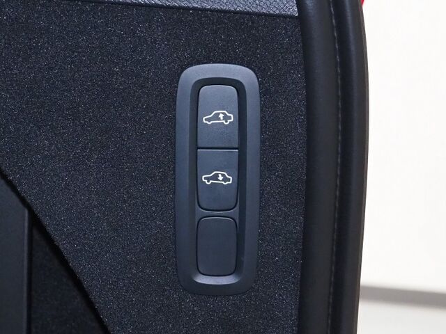 2022 Volvo XC90 Recharge Plug-In Hybrid AWD R-Design *HEADS-UP DISPLAY, NAVIGATION, ADAPTIVE CRUISE, SAFETY ALERTS, 360 CAMERAS, PANO MOONROOF, NAPPA LEATHER, HEATED SEATS/STEERING, BOWERS & WILKINS, 22 INCH WHEELS Round Rock TX