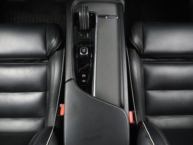 2022 Volvo XC90 Recharge Plug-In Hybrid AWD R-Design *HEADS-UP DISPLAY, NAVIGATION, ADAPTIVE CRUISE, SAFETY ALERTS, 360 CAMERAS, PANO MOONROOF, NAPPA LEATHER, HEATED SEATS/STEERING, BOWERS & WILKINS, 22 INCH WHEELS Round Rock TX