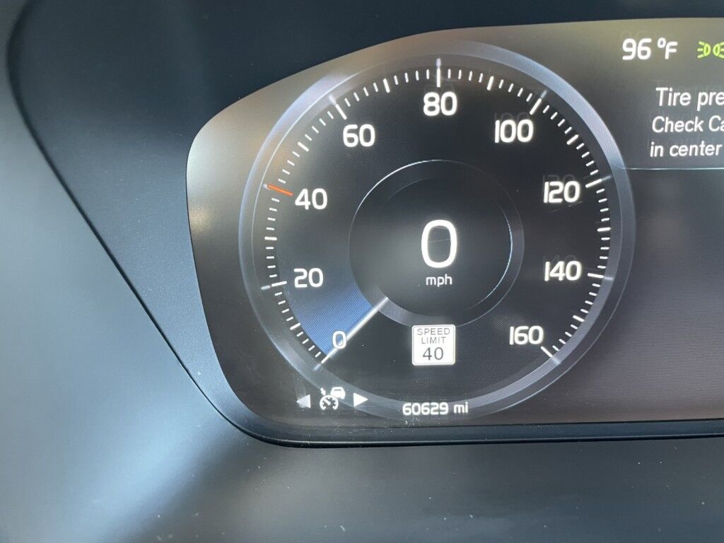 2022 Volvo XC90 Recharge Plug-In Hybrid Inscription~EXCELLENT CONDITION~ADAPTIVE CRUISE CONTROL~ALUMINUM ROOF RAILS~BLIND SPOT WARNING~CRASH SENSORS~DRIVER ASSISTANCE PACKAGE~HEATED SEATS~KEYLESS ENTRY~PREMIUM LEATHER SEATS~REMOTE ENGINE START~SURROUND VIEW CAMERA Sarasota FL
