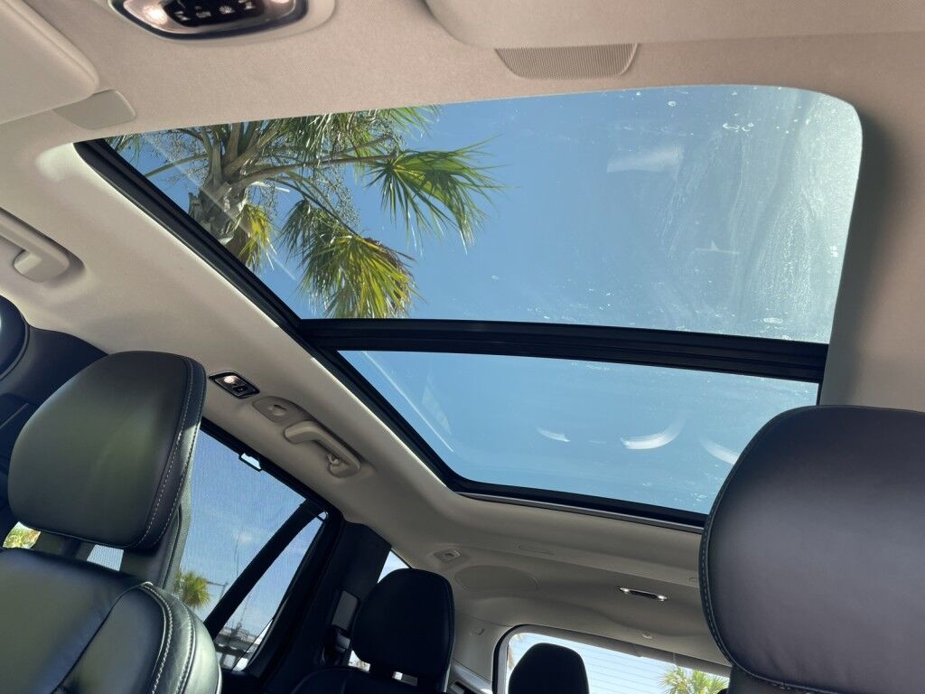 2022 Volvo XC90 Recharge Plug-In Hybrid Inscription~EXCELLENT CONDITION~ADAPTIVE CRUISE CONTROL~ALUMINUM ROOF RAILS~BLIND SPOT WARNING~CRASH SENSORS~DRIVER ASSISTANCE PACKAGE~HEATED SEATS~KEYLESS ENTRY~PREMIUM LEATHER SEATS~REMOTE ENGINE START~SURROUND VIEW CAMERA Sarasota FL