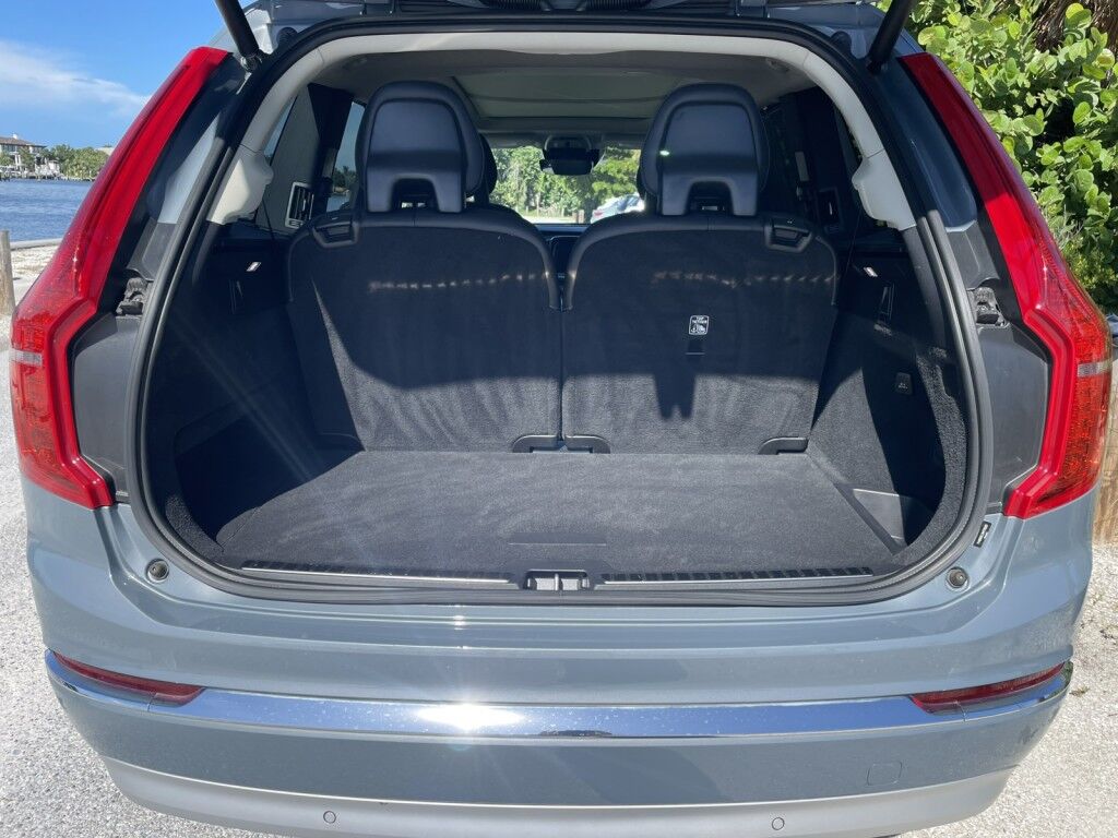 2022 Volvo XC90 Recharge Plug-In Hybrid Inscription~EXCELLENT CONDITION~ADAPTIVE CRUISE CONTROL~ALUMINUM ROOF RAILS~BLIND SPOT WARNING~CRASH SENSORS~DRIVER ASSISTANCE PACKAGE~HEATED SEATS~KEYLESS ENTRY~PREMIUM LEATHER SEATS~REMOTE ENGINE START~SURROUND VIEW CAMERA Sarasota FL