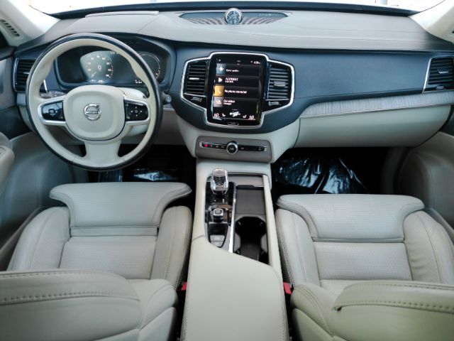 2022 Volvo XC90 Recharge Plug-In Hybrid T8 Inscription 6 Passenger