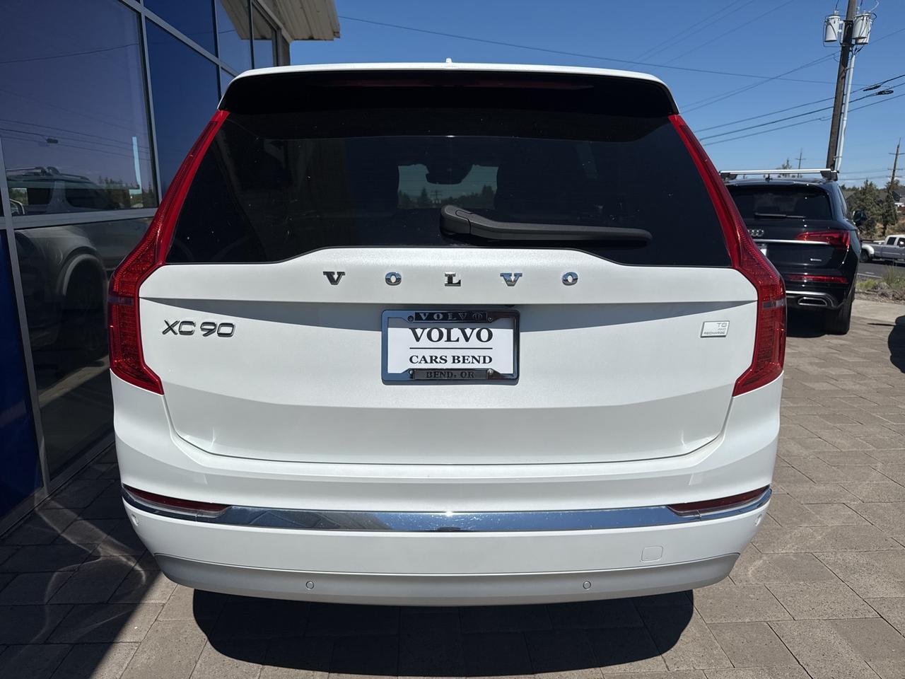 2022 Volvo XC90 Recharge Plug-In Hybrid T8 Inscription 6 Passenger Bend OR