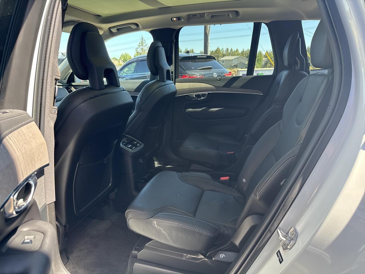 2022 Volvo XC90 Recharge Plug-In Hybrid T8 Inscription 6 Passenger Bend OR