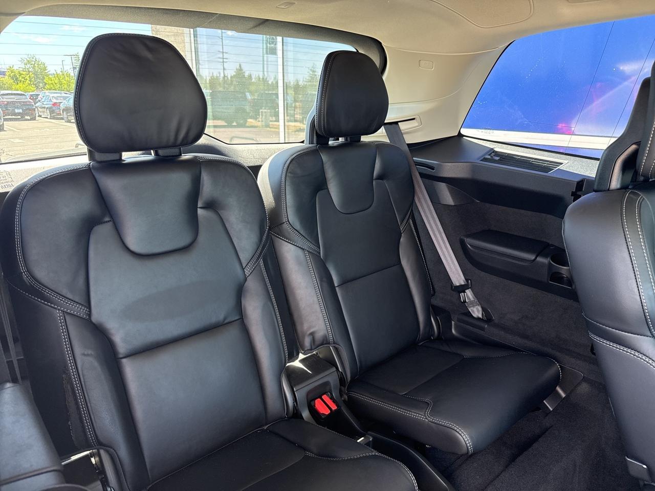 2022 Volvo XC90 Recharge Plug-In Hybrid T8 Inscription 6 Passenger Bend OR