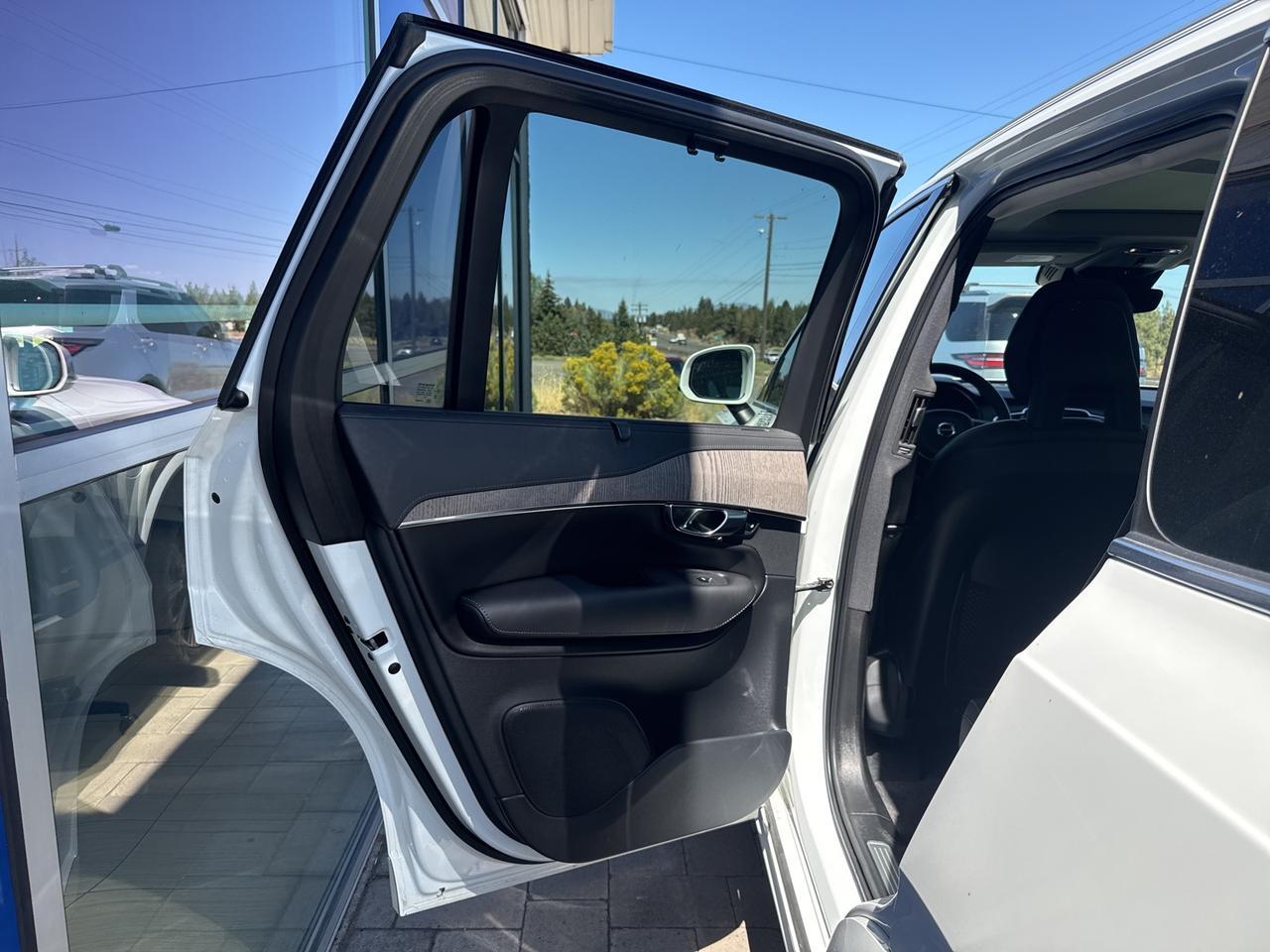 2022 Volvo XC90 Recharge Plug-In Hybrid T8 Inscription 6 Passenger Bend OR