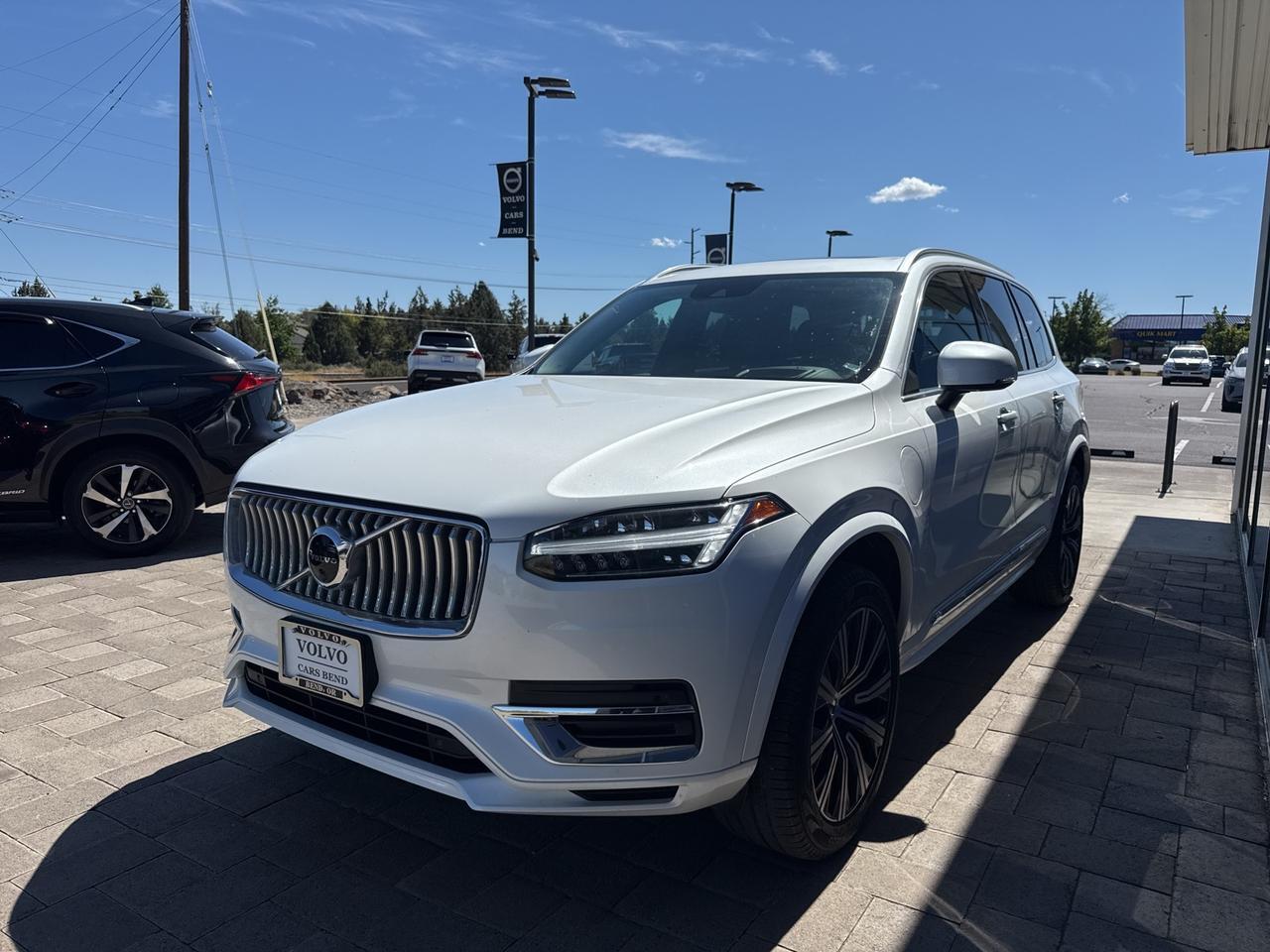 2022 Volvo XC90 Recharge Plug-In Hybrid T8 Inscription 6 Passenger Bend OR