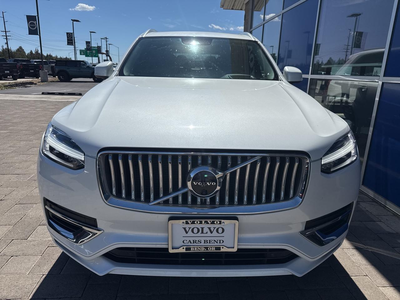 2022 Volvo XC90 Recharge Plug-In Hybrid T8 Inscription 6 Passenger Bend OR