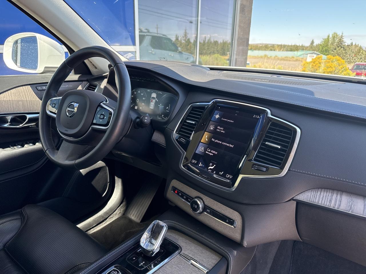 2022 Volvo XC90 Recharge Plug-In Hybrid T8 Inscription 6 Passenger Bend OR