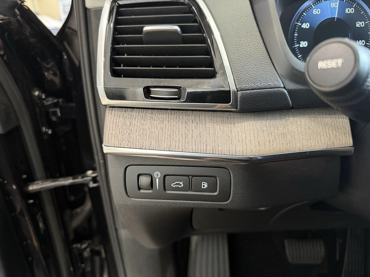 2022 Volvo XC90 Recharge Plug-In Hybrid T8 Inscription 6 Passenger Annapolis MD