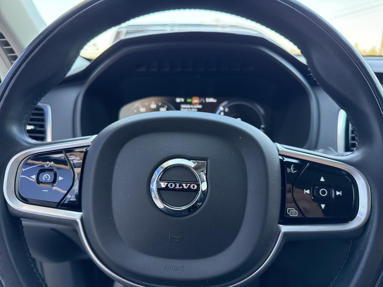 2022 Volvo XC90 Recharge Plug-In Hybrid T8 Inscription 7 Passenger Advanced Package Bend OR