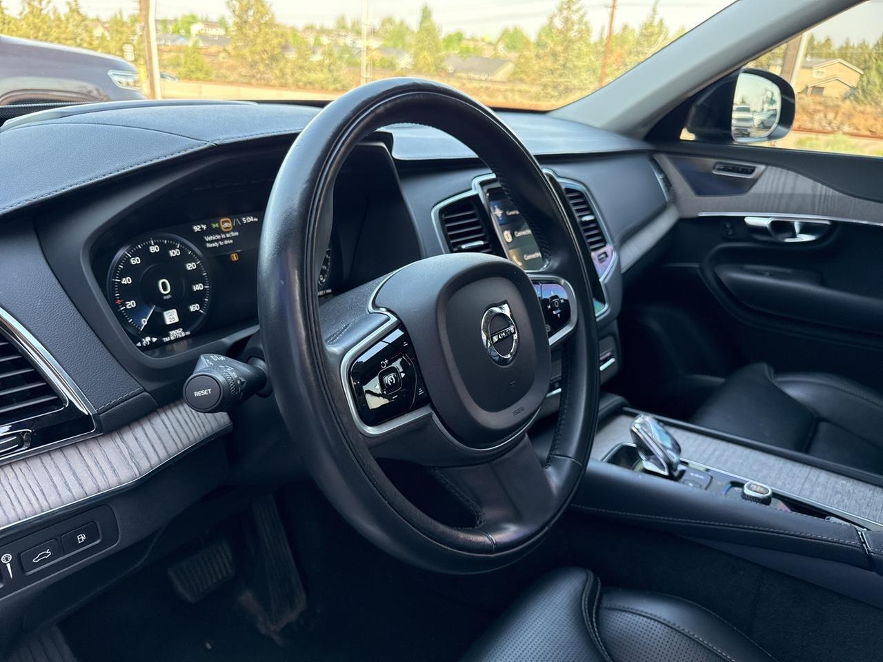 2022 Volvo XC90 Recharge Plug-In Hybrid T8 Inscription 7 Passenger Advanced Package Bend OR