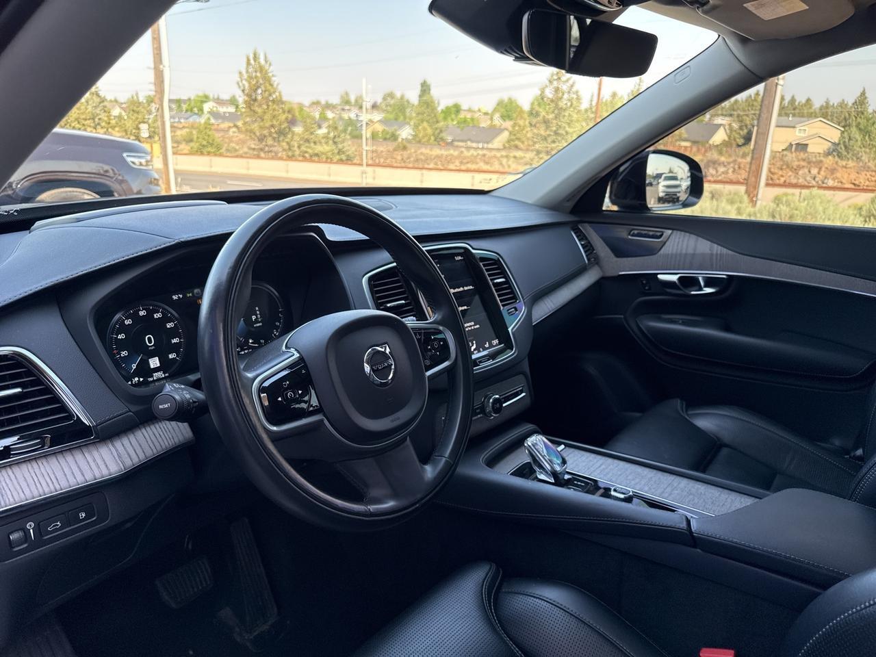 2022 Volvo XC90 Recharge Plug-In Hybrid T8 Inscription 7 Passenger Advanced Package Bend OR