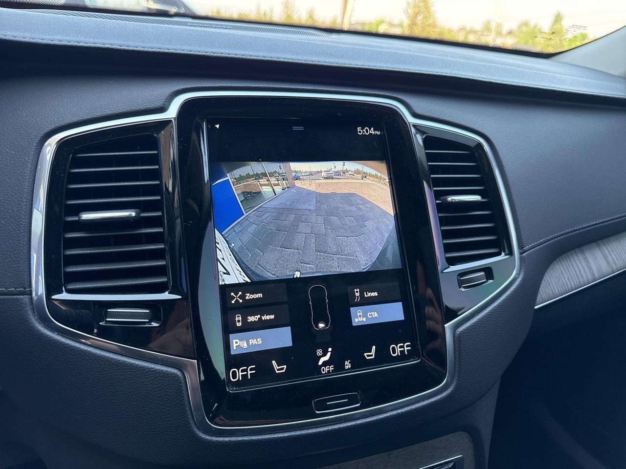 2022 Volvo XC90 Recharge Plug-In Hybrid T8 Inscription 7 Passenger Advanced Package Bend OR