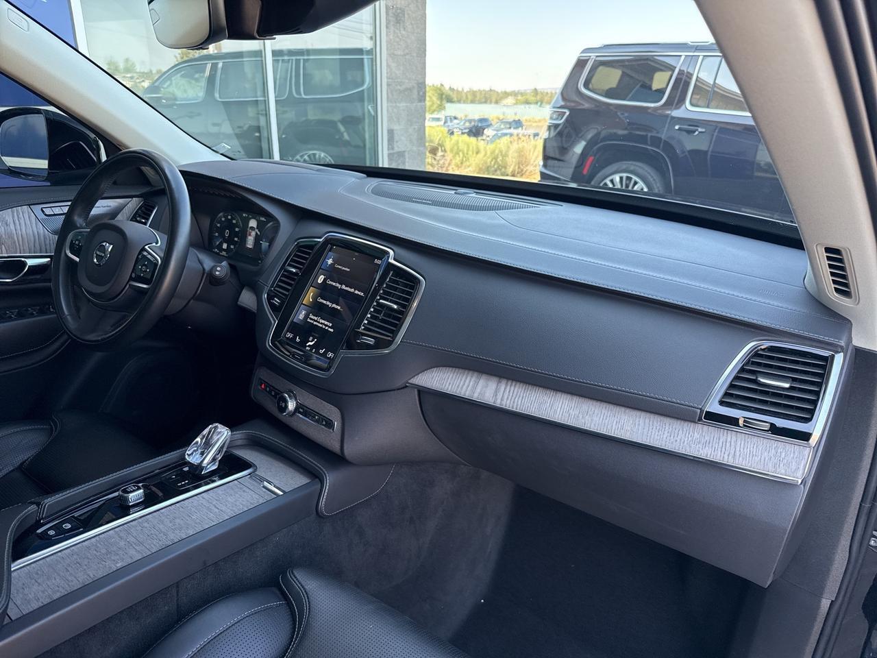 2022 Volvo XC90 Recharge Plug-In Hybrid T8 Inscription 7 Passenger Advanced Package Bend OR