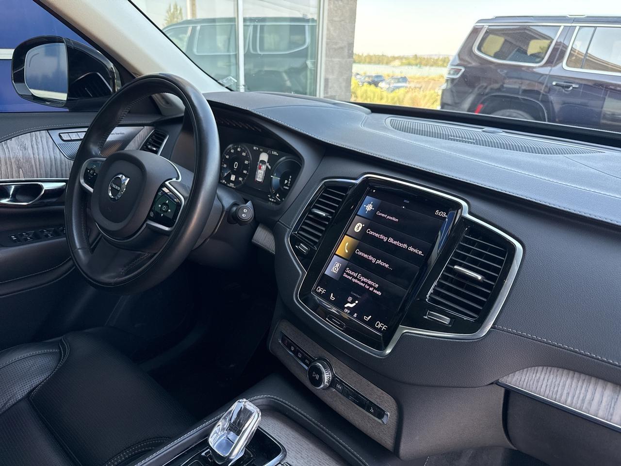 2022 Volvo XC90 Recharge Plug-In Hybrid T8 Inscription 7 Passenger Advanced Package Bend OR