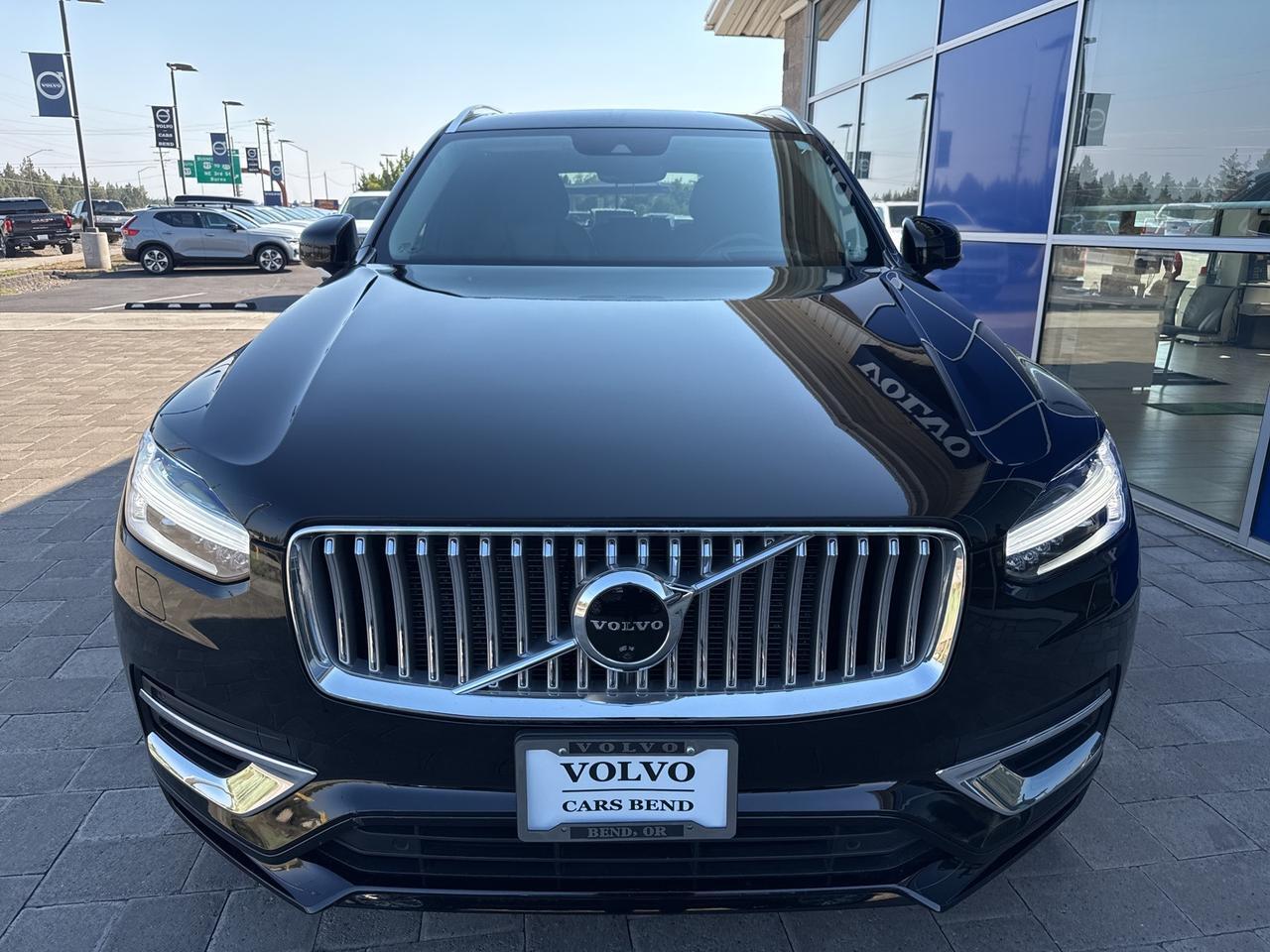 2022 Volvo XC90 Recharge Plug-In Hybrid T8 Inscription 7 Passenger Advanced Package Bend OR