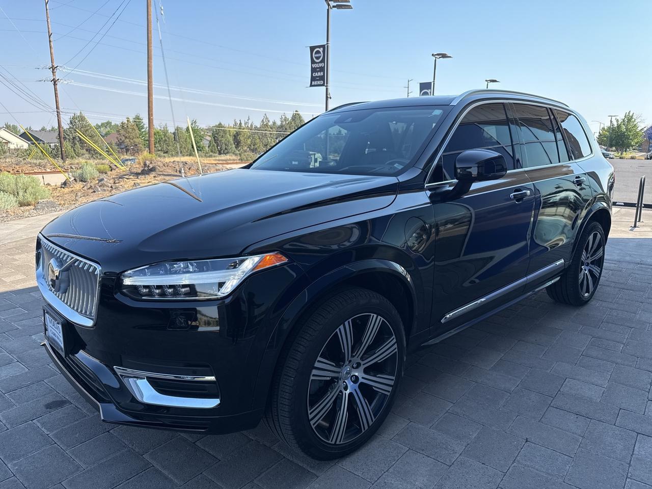 2022 Volvo XC90 Recharge Plug-In Hybrid T8 Inscription 7 Passenger Advanced Package Bend OR
