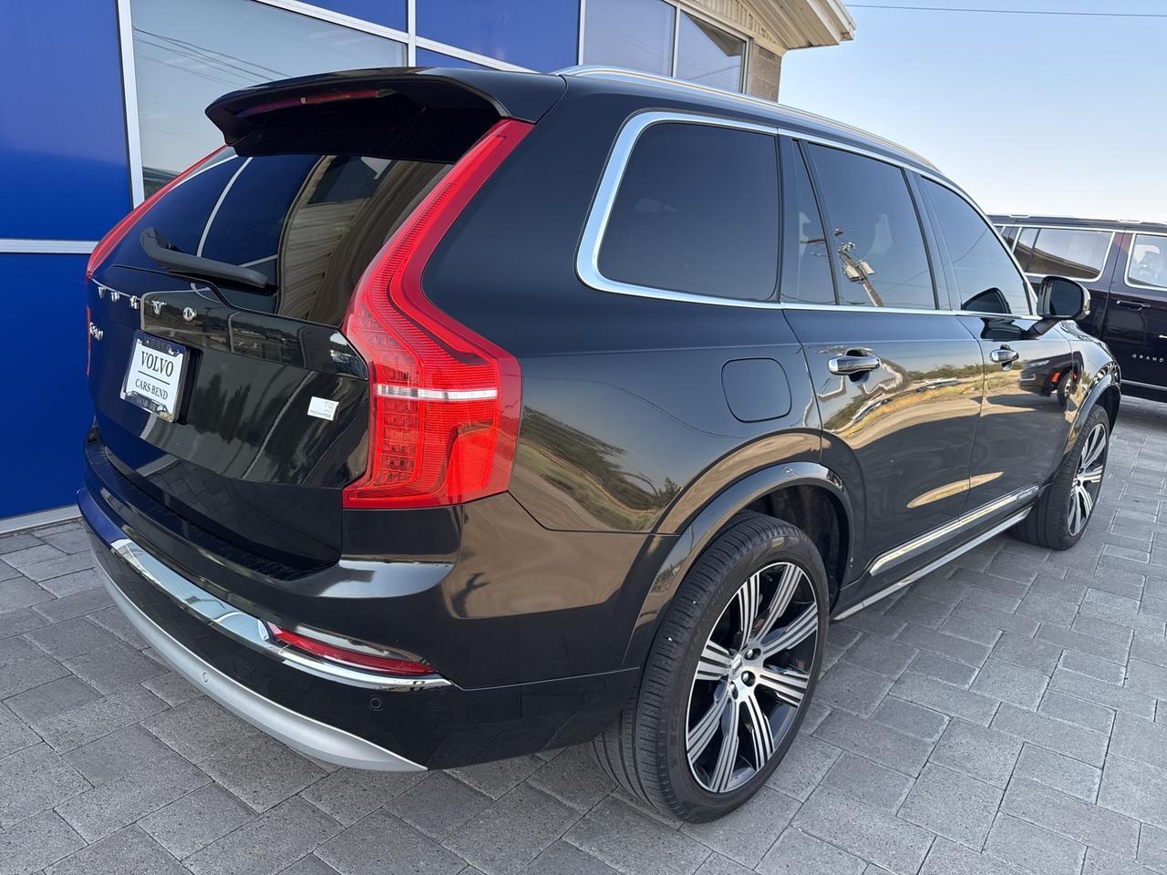 2022 Volvo XC90 Recharge Plug-In Hybrid T8 Inscription 7 Passenger Advanced Package Bend OR