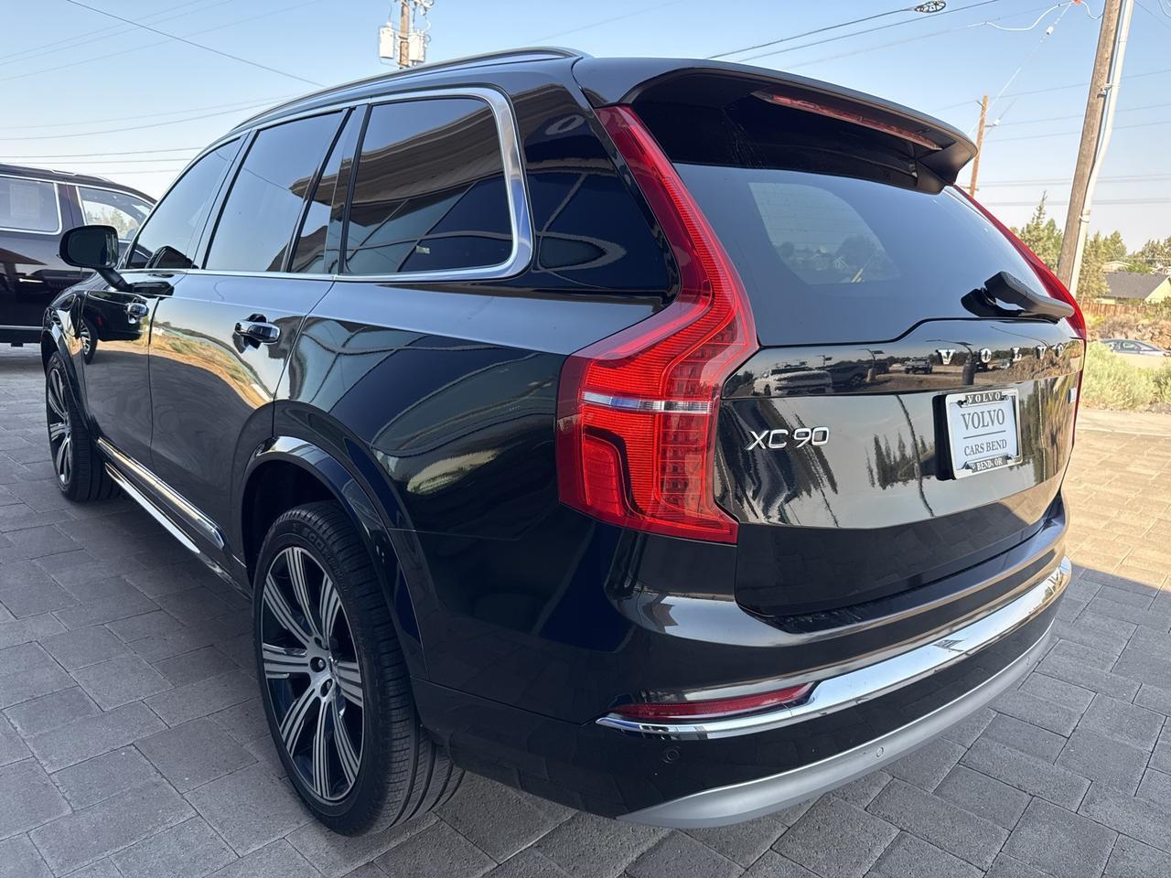 2022 Volvo XC90 Recharge Plug-In Hybrid T8 Inscription 7 Passenger Advanced Package Bend OR