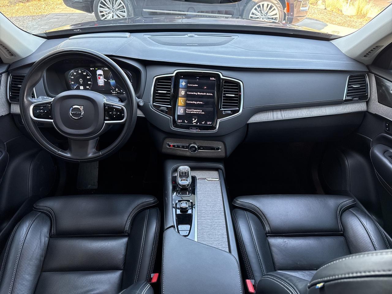 2022 Volvo XC90 Recharge Plug-In Hybrid T8 Inscription 7 Passenger Advanced Package Bend OR