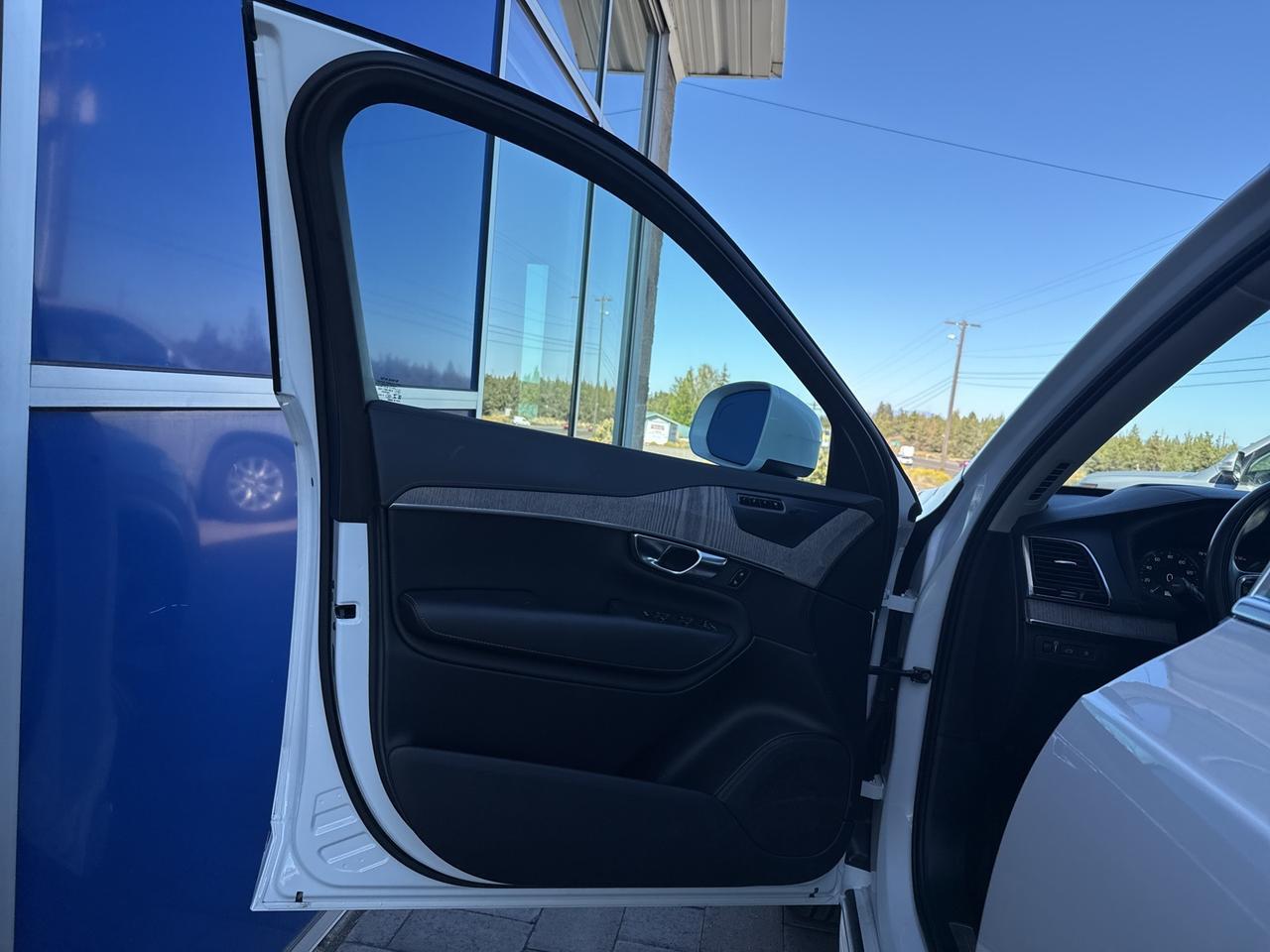 2022 Volvo XC90 Recharge Plug-In Hybrid T8 Inscription 7 Passenger Bend OR