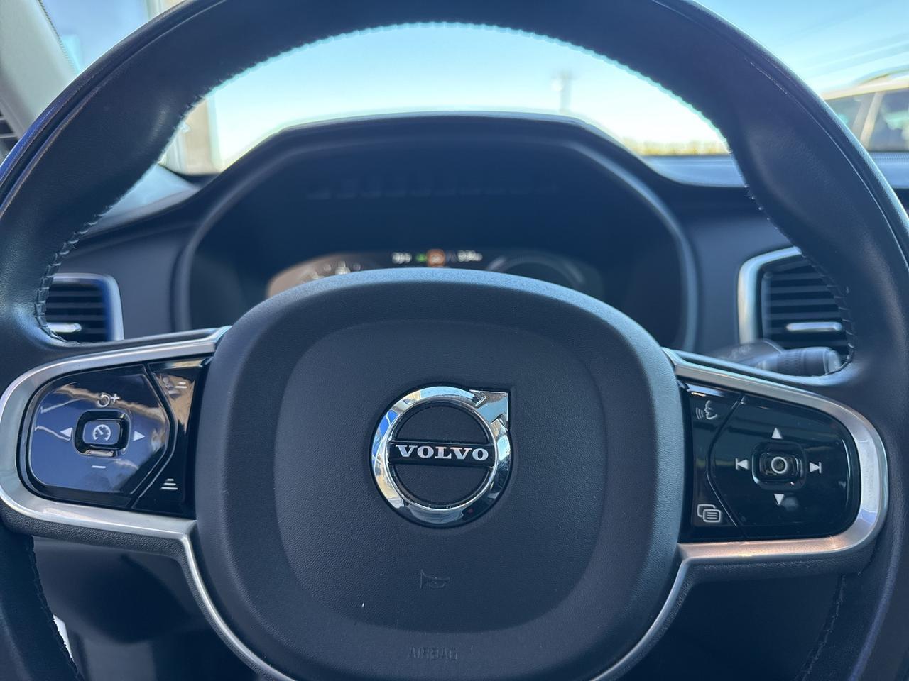 2022 Volvo XC90 Recharge Plug-In Hybrid T8 Inscription 7 Passenger Bend OR