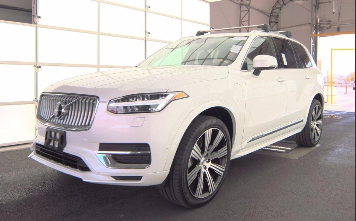 2022 Volvo XC90 Recharge Plug-In Hybrid T8 Inscription 7 Passenger Bend OR
