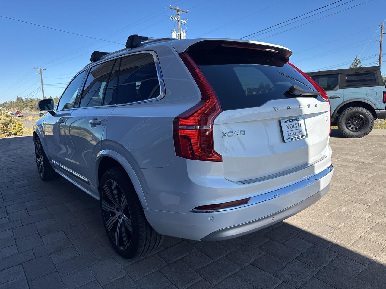 2022 Volvo XC90 Recharge Plug-In Hybrid T8 Inscription 7 Passenger Bend OR