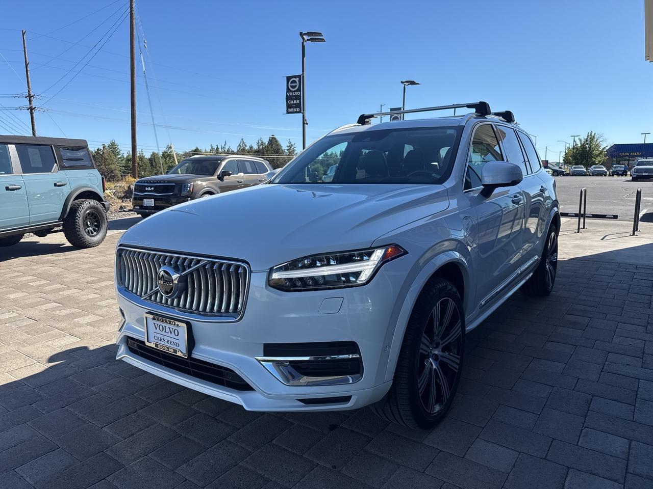 2022 Volvo XC90 Recharge Plug-In Hybrid T8 Inscription 7 Passenger Bend OR