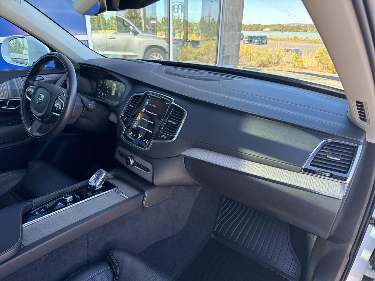 2022 Volvo XC90 Recharge Plug-In Hybrid T8 Inscription 7 Passenger Bend OR