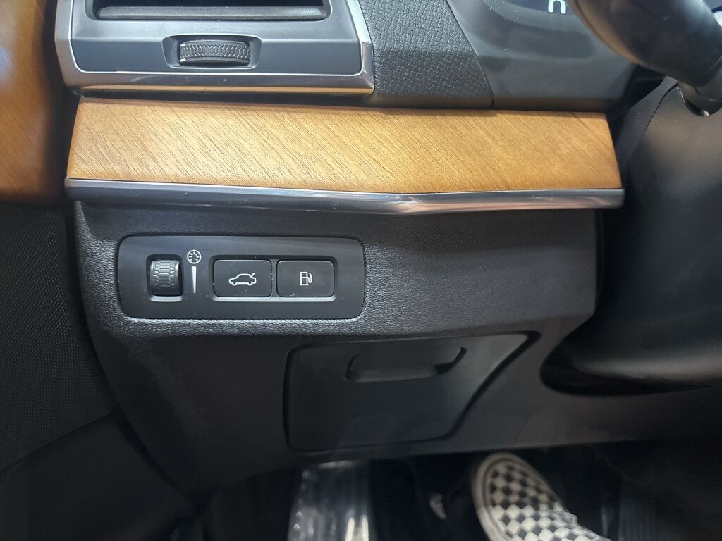 2022 Volvo XC90 Recharge Plug-In Hybrid T8 Inscription Expression AWD 6 Passenger Fond du Lac WI