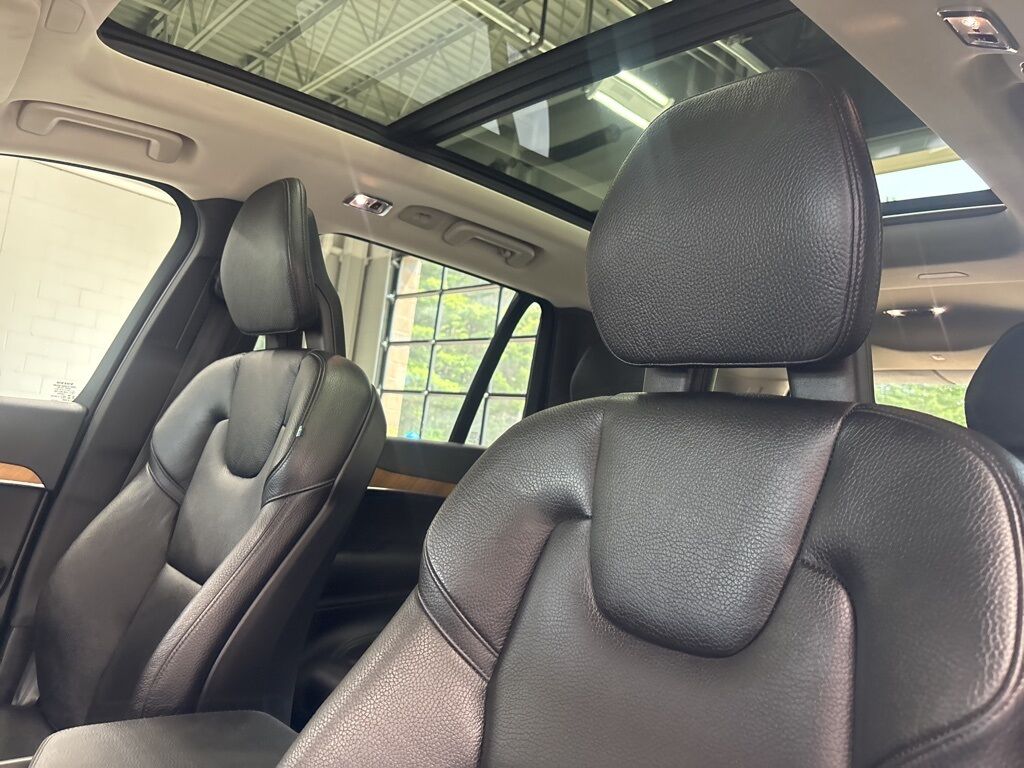 2022 Volvo XC90 Recharge Plug-In Hybrid T8 Inscription Expression AWD 6 Passenger Fond du Lac WI