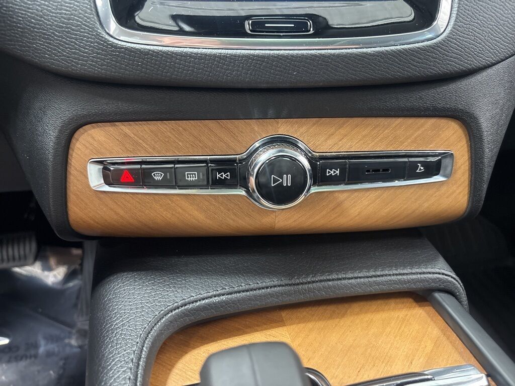 2022 Volvo XC90 Recharge Plug-In Hybrid T8 Inscription Expression AWD 6 Passenger Fond du Lac WI