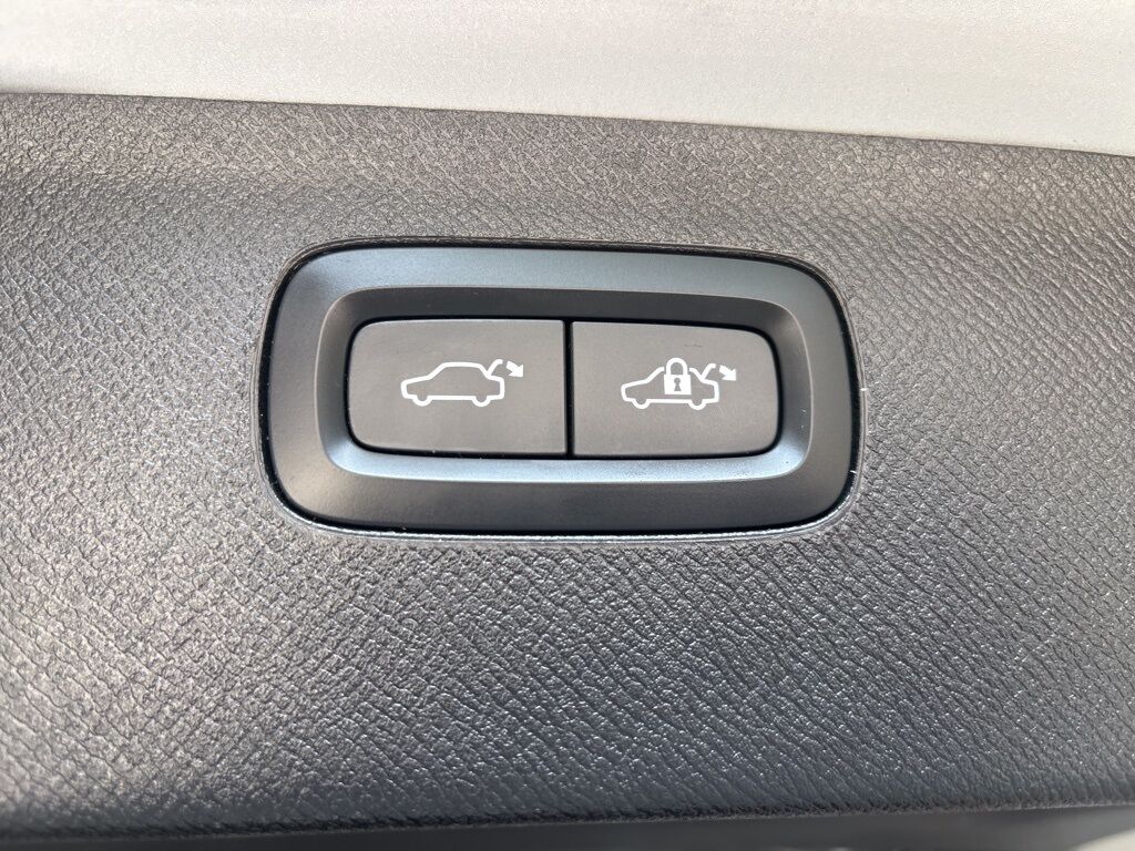 2022 Volvo XC90 Recharge Plug-In Hybrid T8 Inscription Expression AWD 6 Passenger Fond du Lac WI