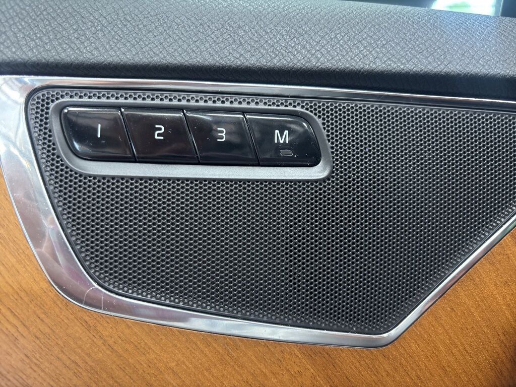 2022 Volvo XC90 Recharge Plug-In Hybrid T8 Inscription Expression AWD 6 Passenger Fond du Lac WI