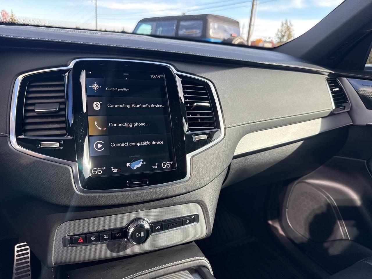 2022 Volvo XC90 Recharge Plug-In Hybrid T8 R-Design Extended Range 7P Bend OR