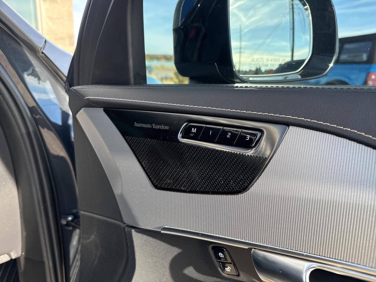 2022 Volvo XC90 Recharge Plug-In Hybrid T8 R-Design Extended Range 7P Bend OR