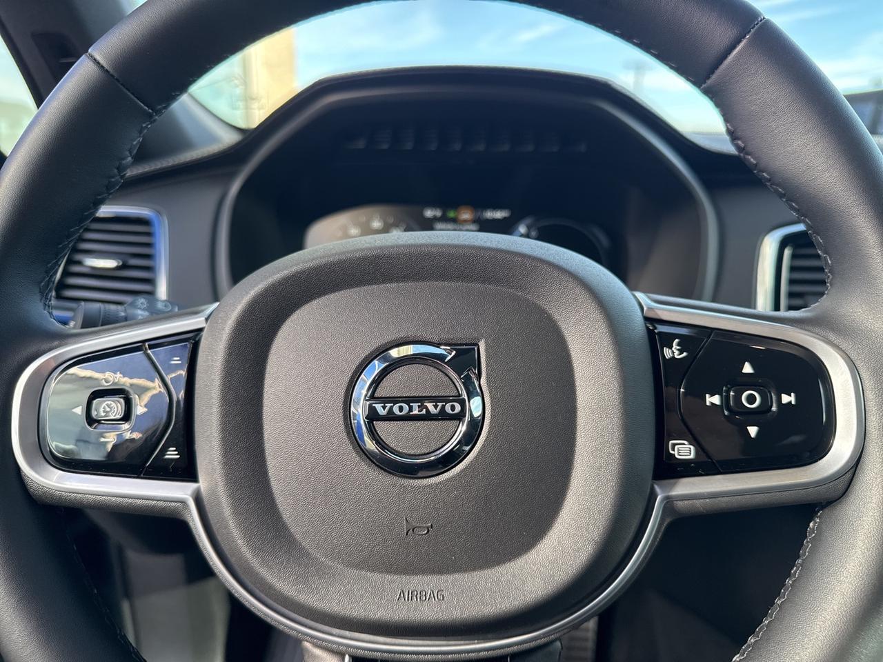 2022 Volvo XC90 Recharge Plug-In Hybrid T8 R-Design Extended Range 7P Bend OR