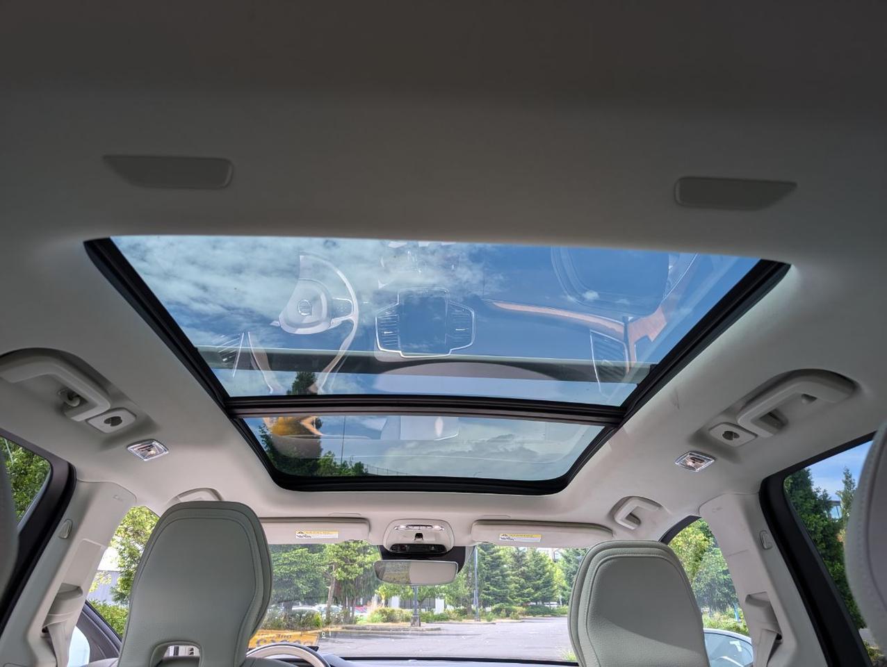 2022 Volvo XC90 T5 AWD Momentum w/H-Performance Audio, Pilot Assist, HUD, 360 Cam, Quad Heated Seats & Heated Wheel Portland OR