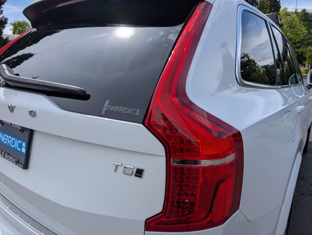 2022 Volvo XC90 T5 AWD Momentum w/H-Performance Audio, Pilot Assist, HUD, 360 Cam, Quad Heated Seats & Heated Wheel Portland OR